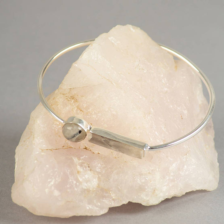 Pendulum Rutile Bangle / Silver White & Black - Brass / 2.6 X 3 Inches (L X W) / Moq - 4 Pcs