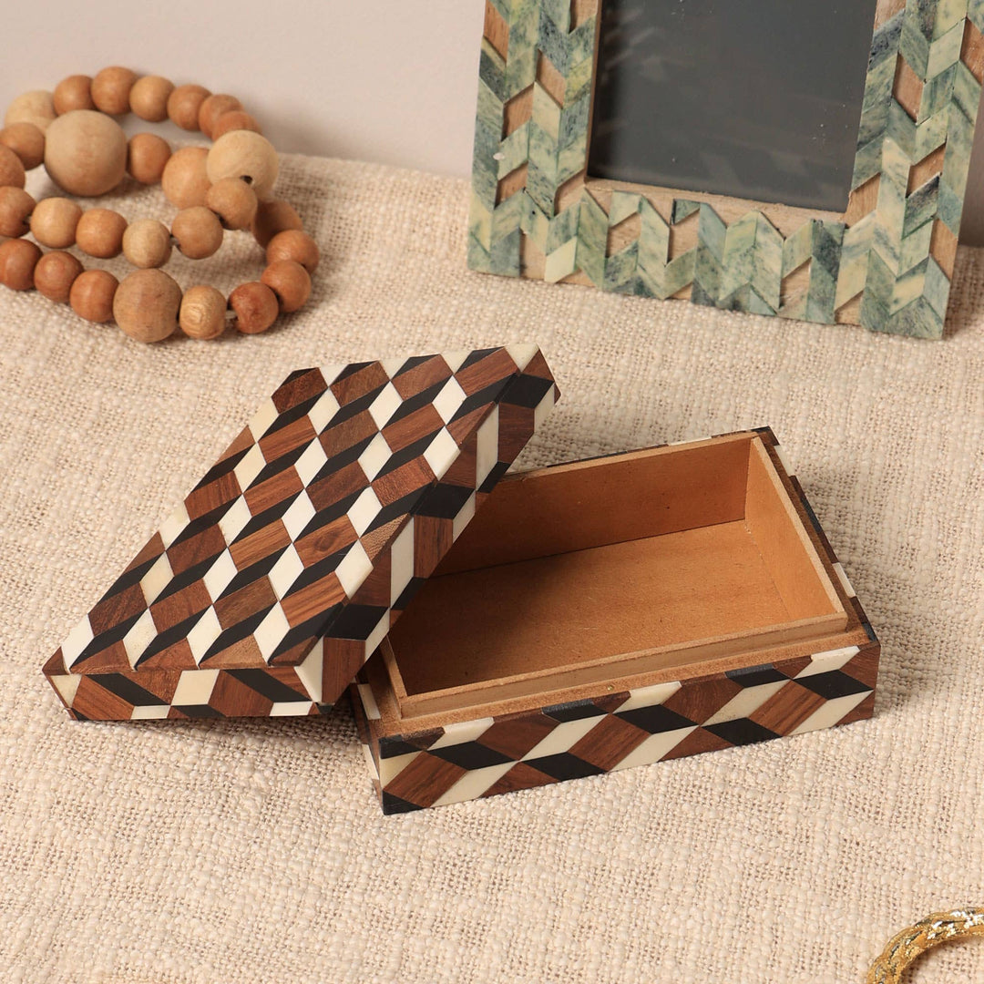 Brazil Medium Box White Bone / Teakwood / Black Resin Geometric Pattern Box