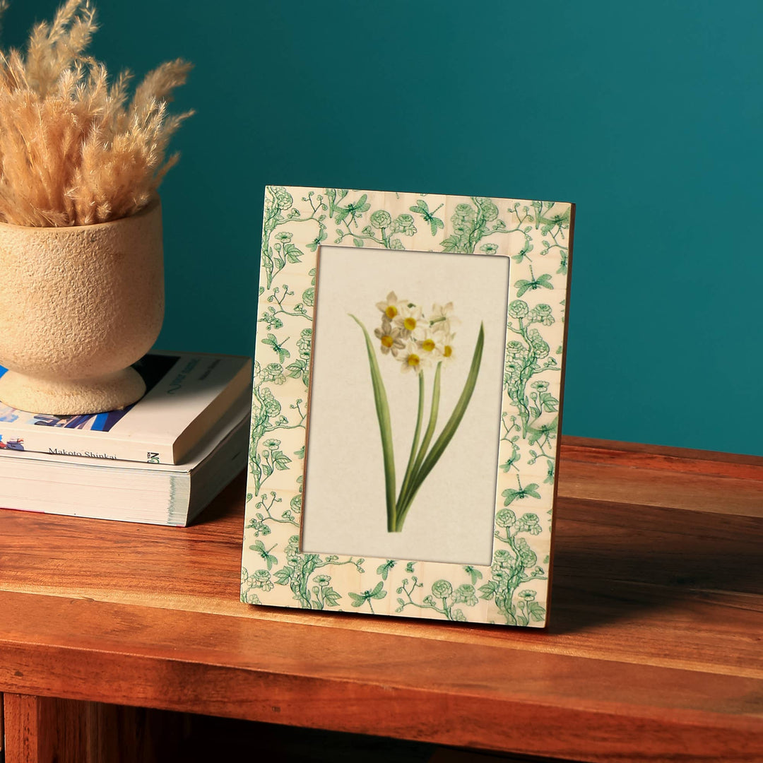 Ivory Bone Picture Frame Size:4"x6/1" Green Print