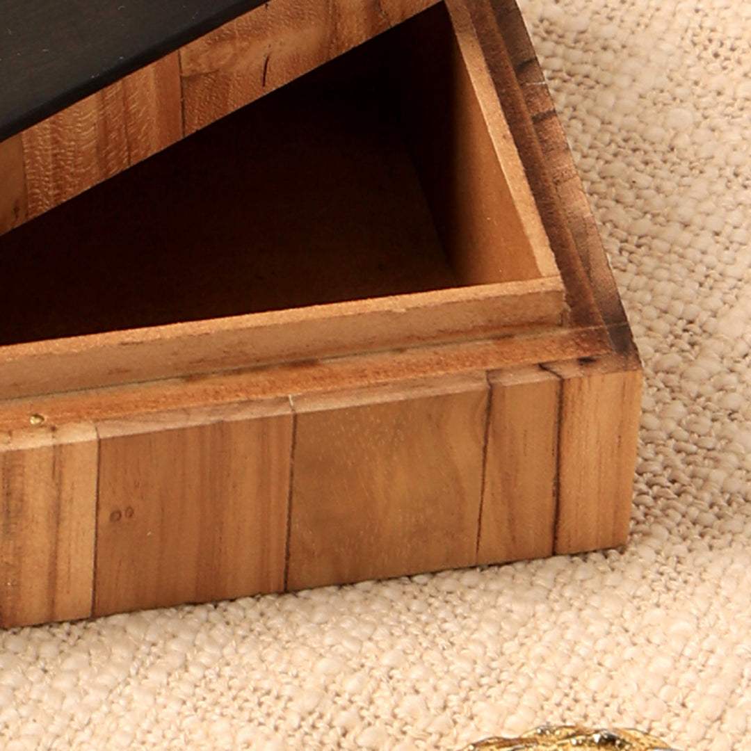 Abstract Inlaid Box In Teak Wood With Bl Ack & Ivory Resin With Brass Sheet Size - 4X6X2 Lid Cut: 0.5"