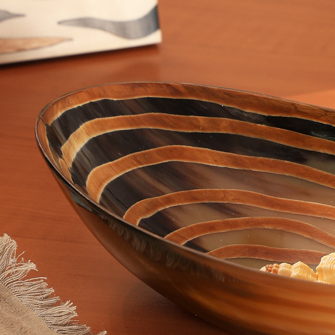 Polished Horn Bowl With Insides In Conce Ntric Lines Burnt Pattern. Size - 12X5.5 X3