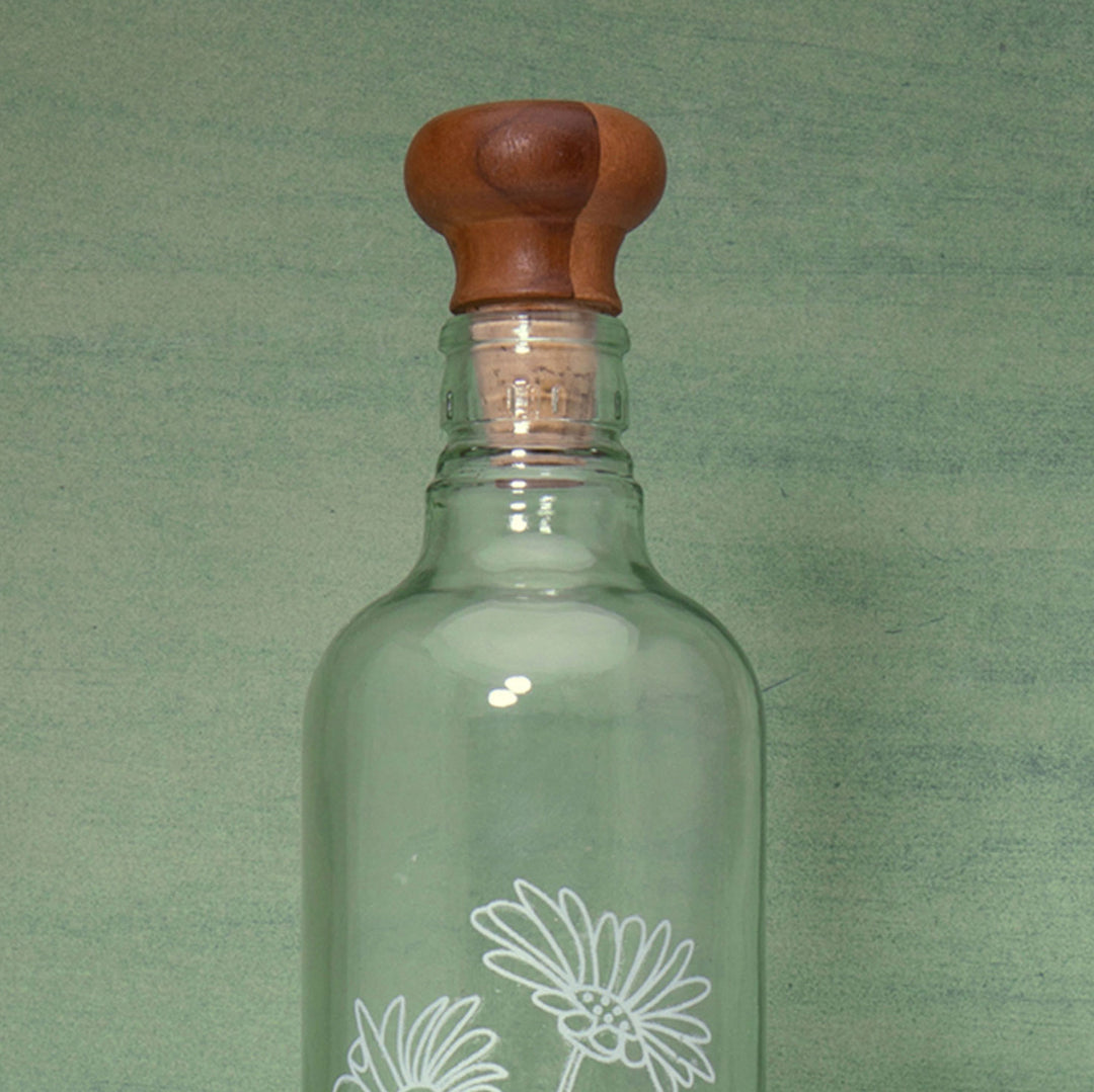 Daisy Glass Water Bottle With Wooden Stopper / Transparent / 750 Ml / Moq - 6 Pcs