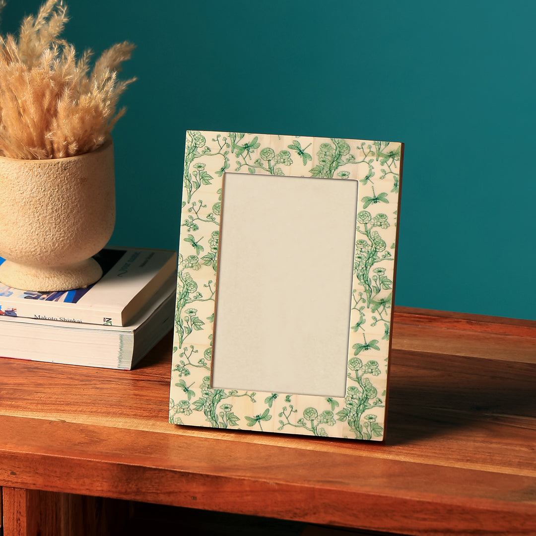 Ivory Bone Picture Frame Size:4"x6/1" Green Print