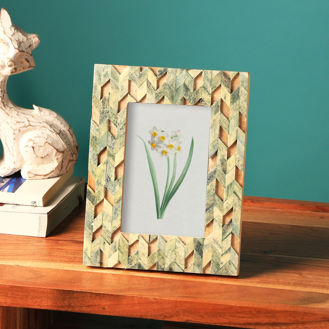 Green Dyed Bone Chevron Chips Overlay On Whiteashed Mangowood Frame ( All Sides ) Picture Size:4X6/1.5