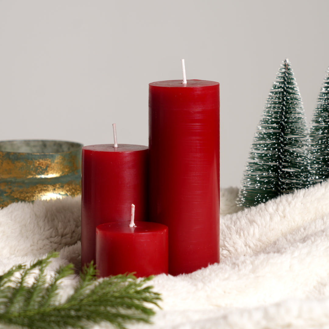 Christmas Pillar Candle (Non-Scented) | Red Decorative Holiday Candles, 3.5 x 5 x 7.5 Inch
