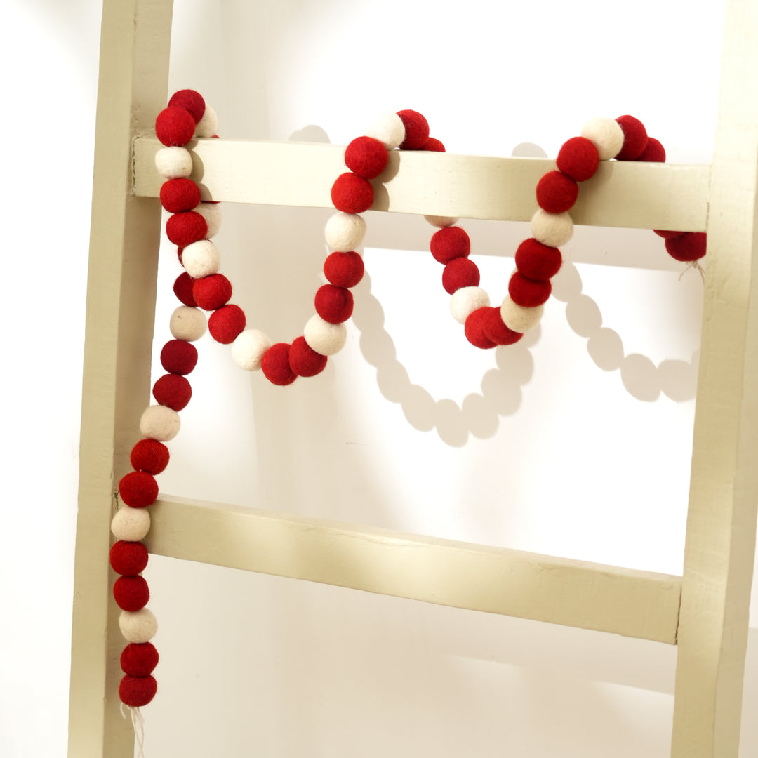 Christmas Décor Garland | Felt | Red & White