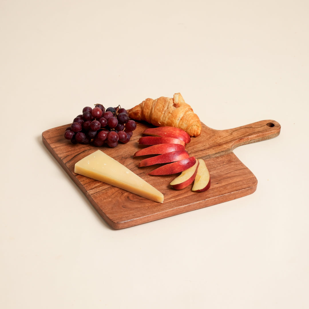 Acacia Wood Chopping Board with Handle, 12x0.75x16"