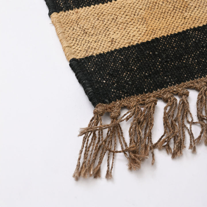 Handwoven Jute Area Rug – 4x6 ft