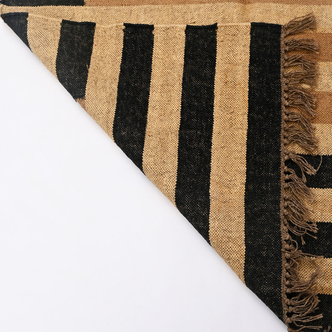 Handwoven Jute Area Rug – 4x6 ft