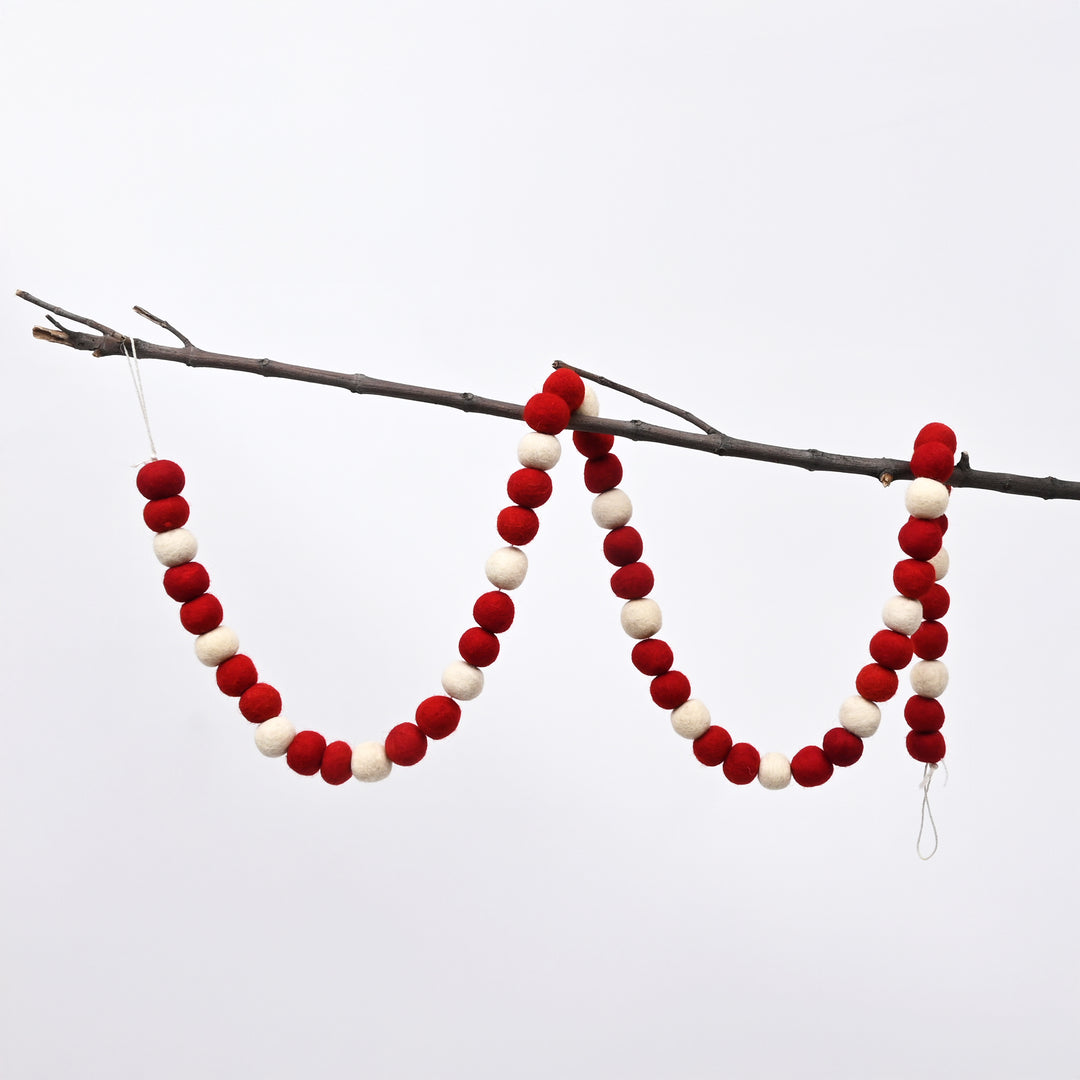 Christmas Décor Garland | Felt | Red & White
