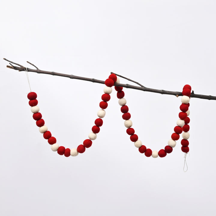 Christmas Décor Garland | Felt | Red & White