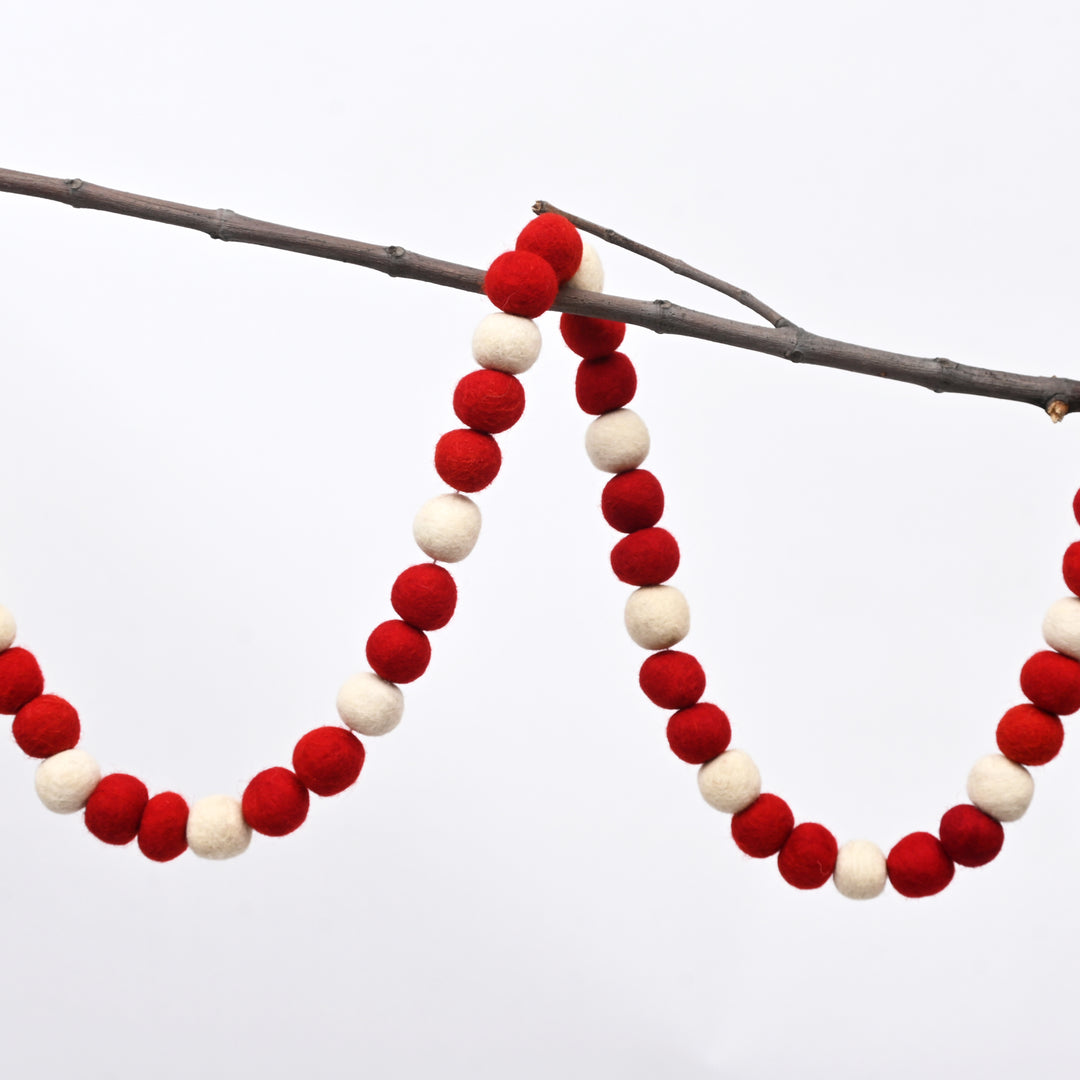 Christmas Décor Garland | Felt | Red & White