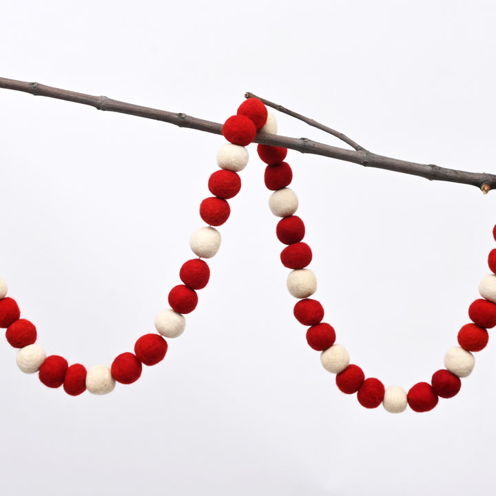 Christmas Décor Garland | Felt | Red & White