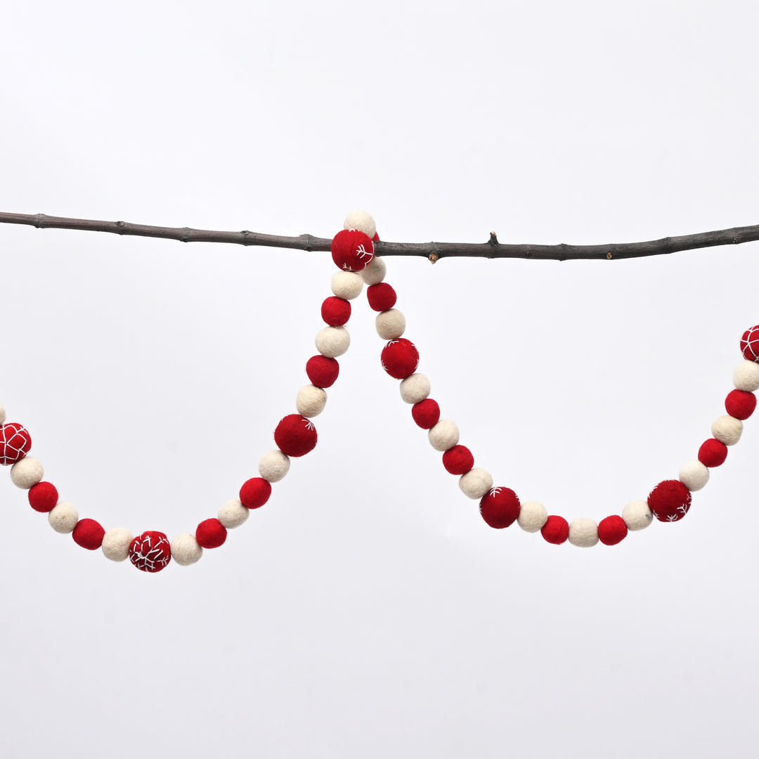 Felt Garland | Red & White | Holiday Décor