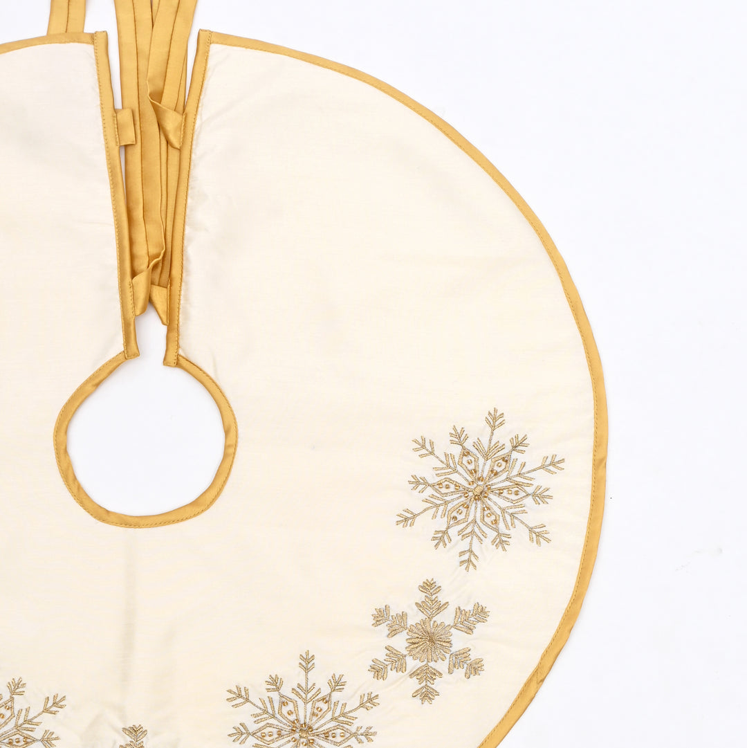 White Embroidered & Beaded Christmas Tree Skirt 22"