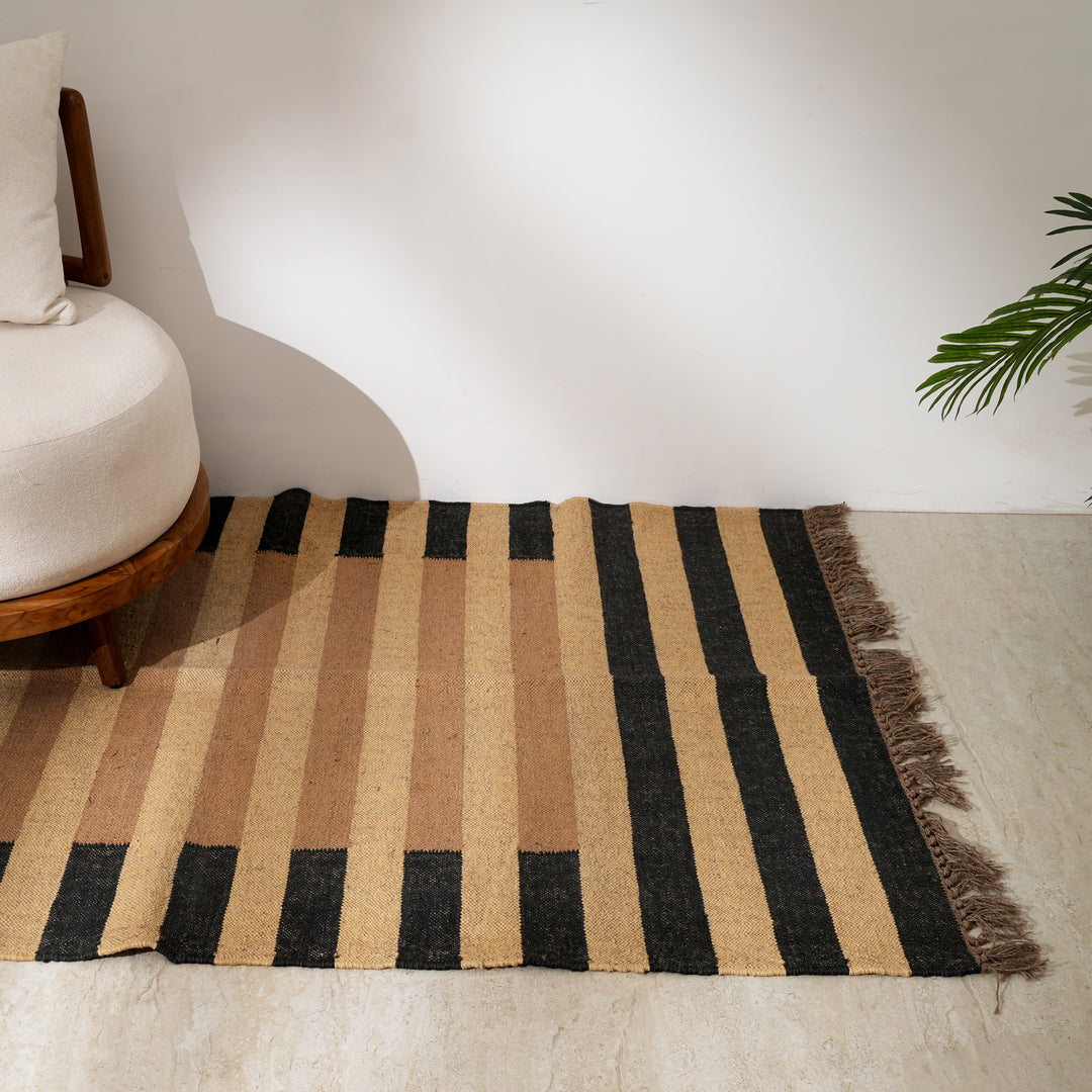 Handwoven Jute Area Rug – 4x6 ft
