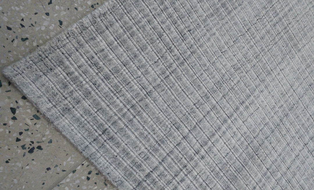 Area Rug | Light Grey Handloom Wool & Silk Runner Rug