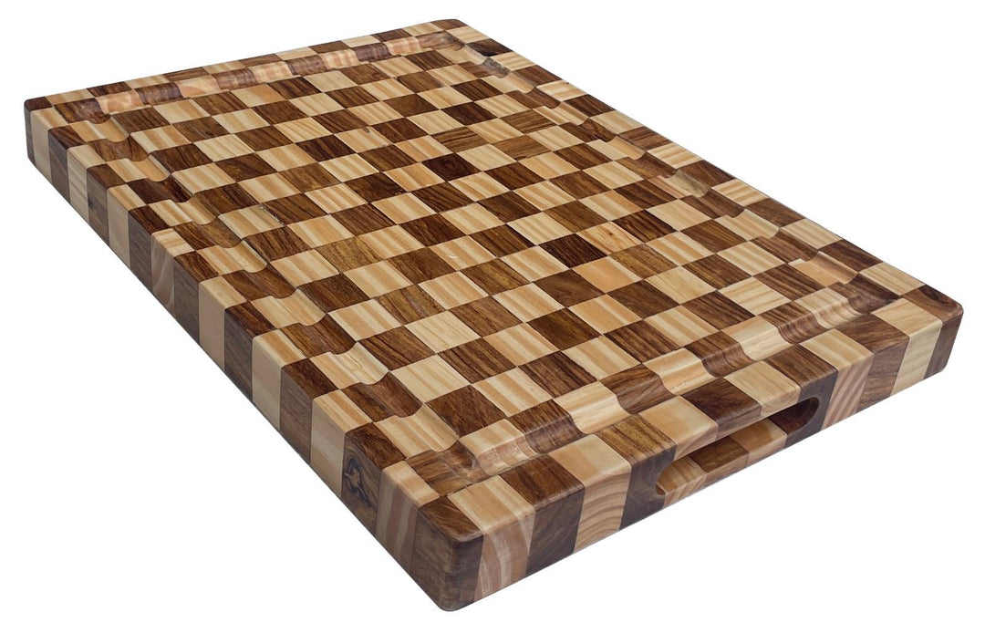 CHECKERED WOODEN CHOPPING BOARD