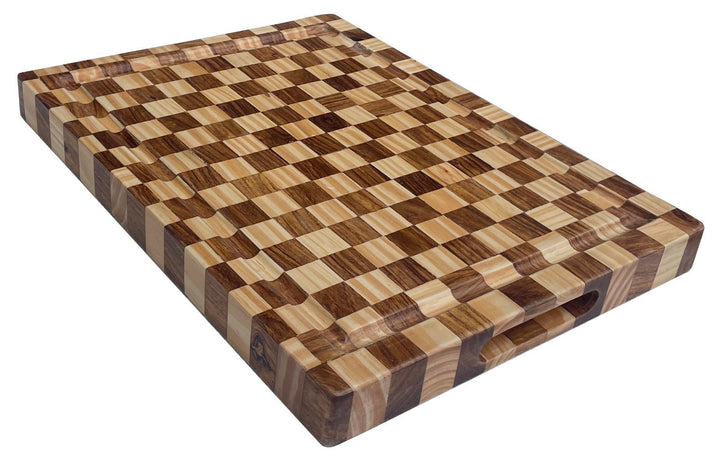 CHECKERED WOODEN CHOPPING BOARD