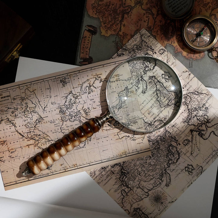 Magnifying Glass With Wooden Handle